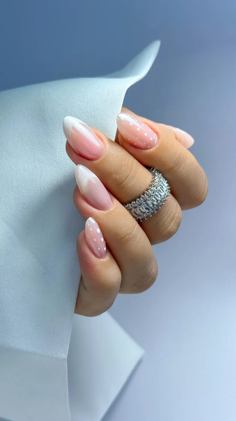French blanche nacrée et pois blancs